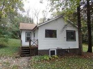 6320 Silver Lake Trl, Cary, IL 60013
