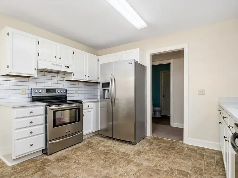115 Charleston Way — Photo 9
