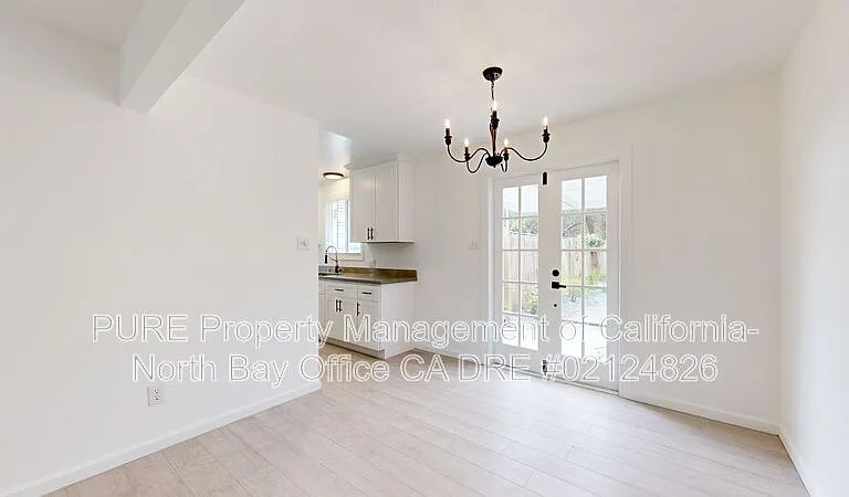 480 Washington Ct — Photo 43