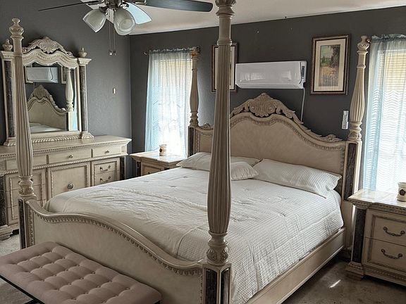 2nd image of 3835 Yellowstone Dr Room 1