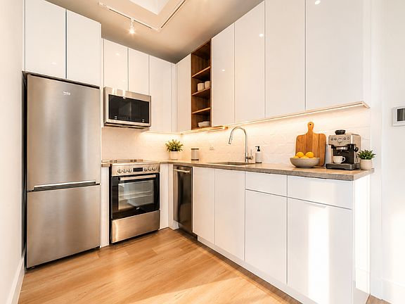 5th image of 1457 Flatbush Ave #713