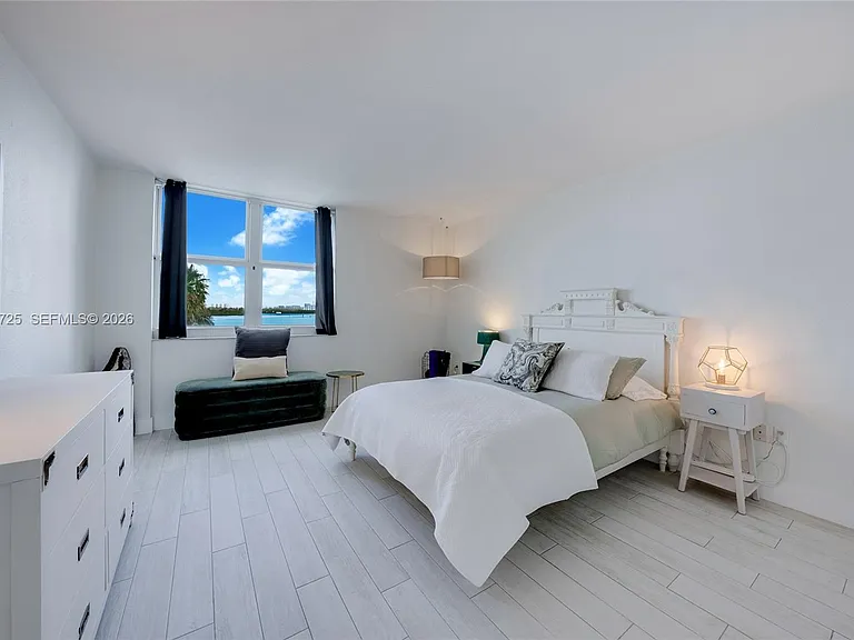 10350 W Bay Harbor Dr #4R — Photo 13