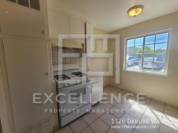 5th image of 1326 Danube Way #3