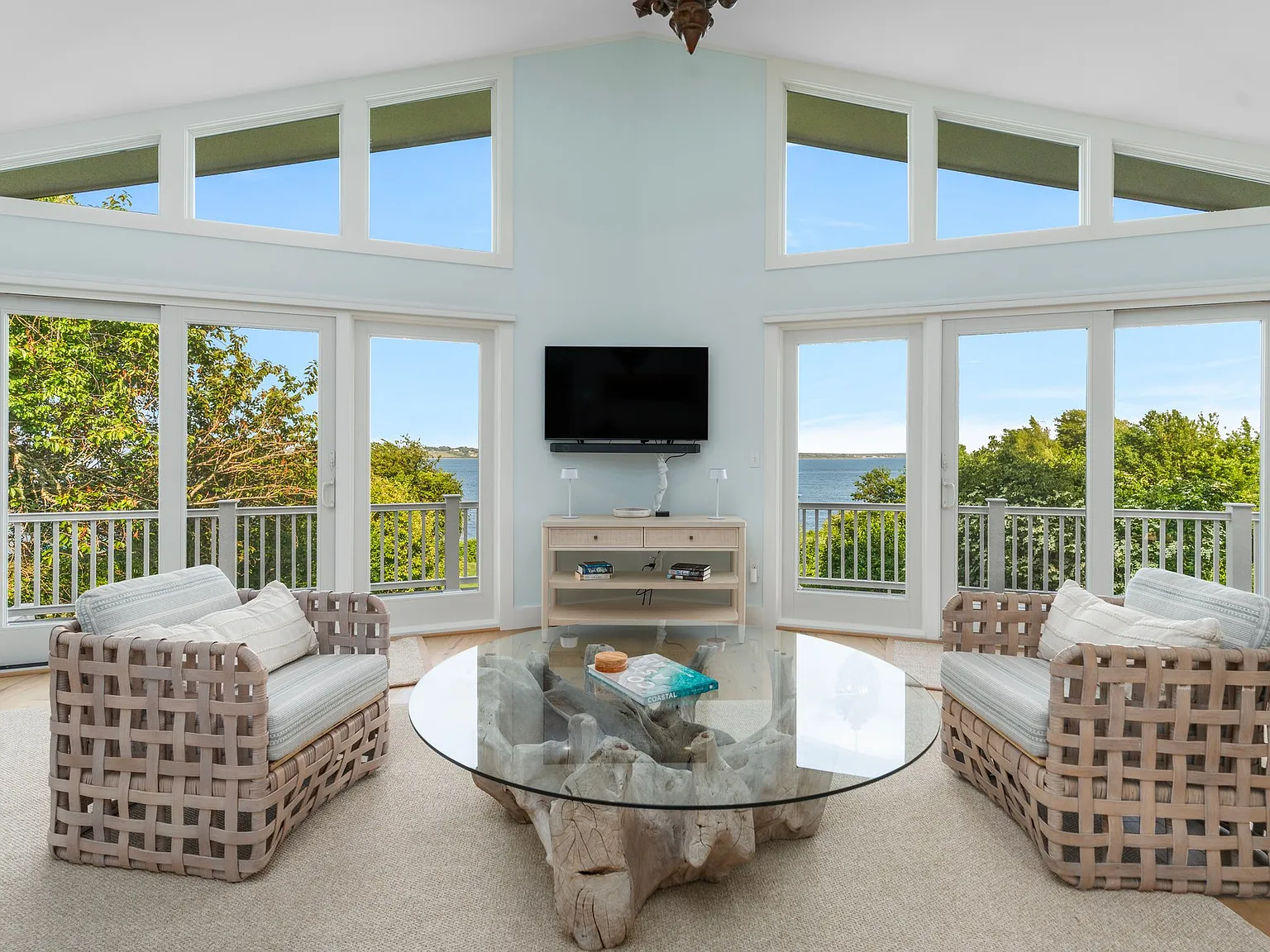 3 bed, 2400 sqft, $4,500 — Photo 3