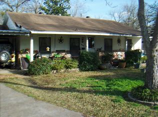 213 N 7th St, Highlands, TX 77562