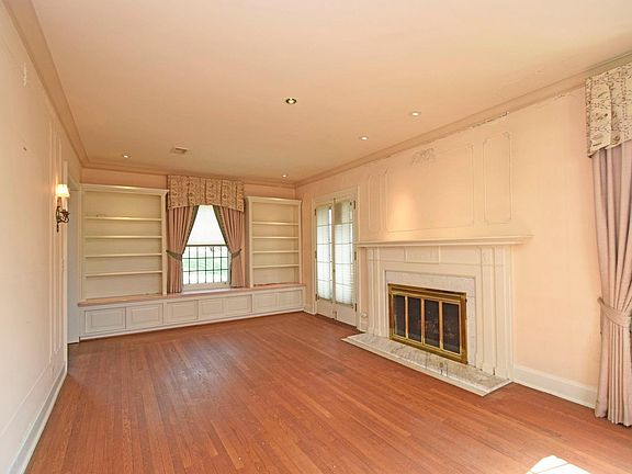 5th image of 3443 Manor Hill Dr