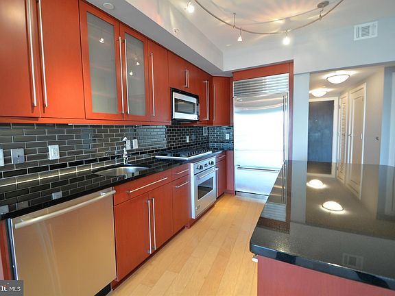 3rd image of 1111 19th St N APT 2301