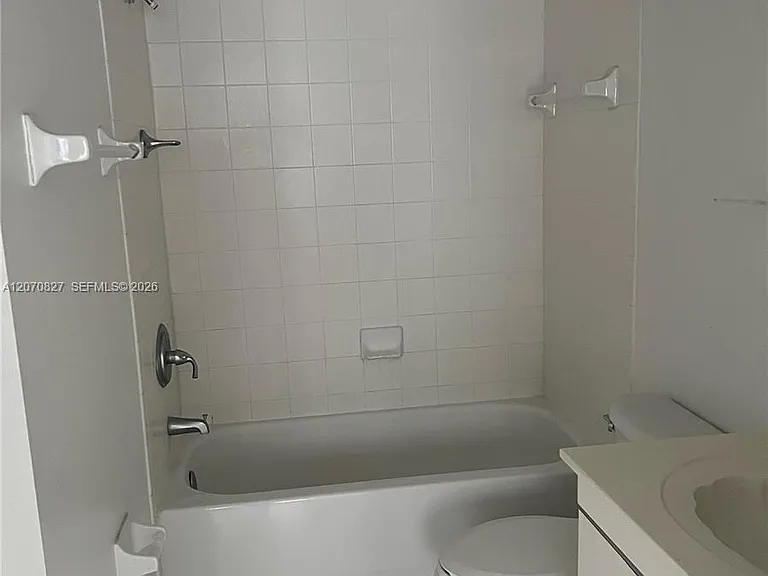 2911 SE 13th Ave #10449 — Photo 6