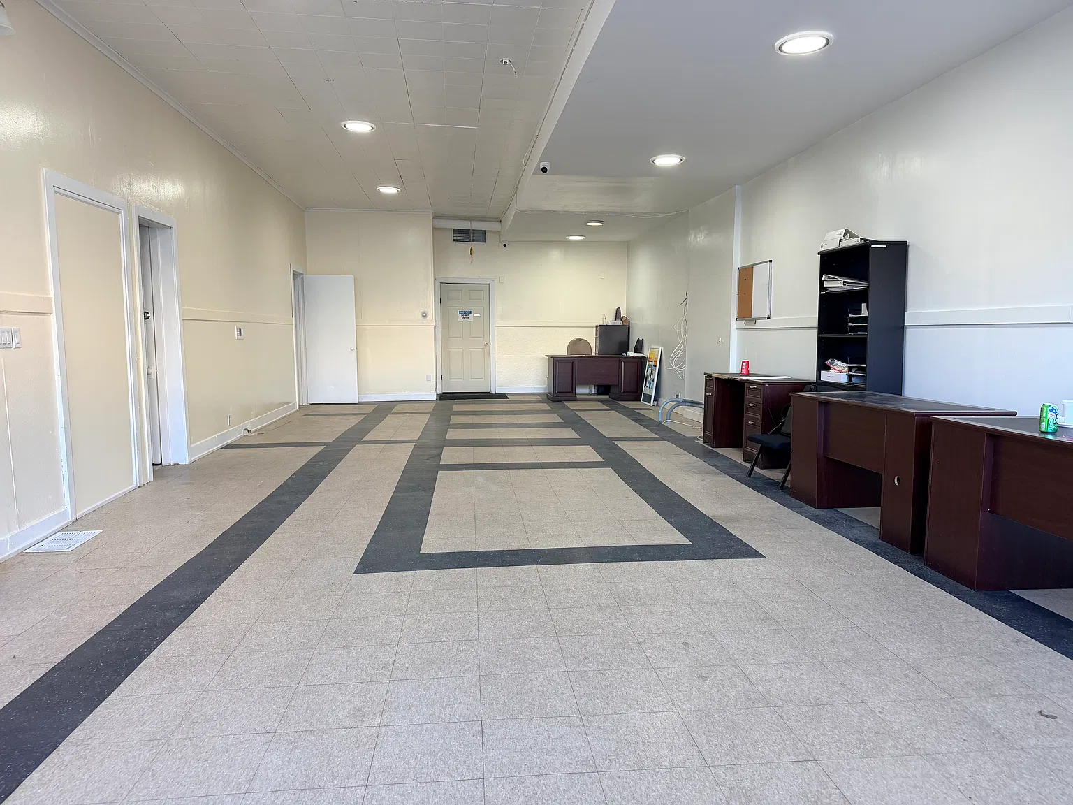 1 bed, $1,300 — Photo 1