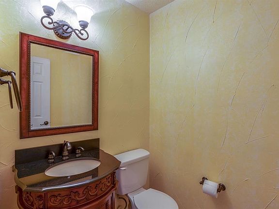 2nd image of 2910 Bluffview Dr