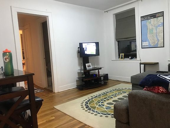 5th image of 3079 33rd St APT 4B