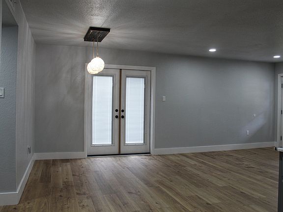 5th image of 2206 S Hartford Cv