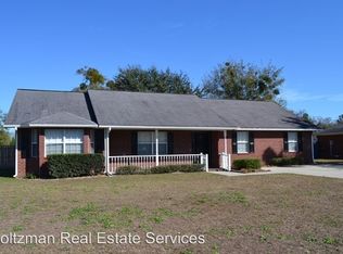 1260 Louise Ln, Hinesville, GA 31313