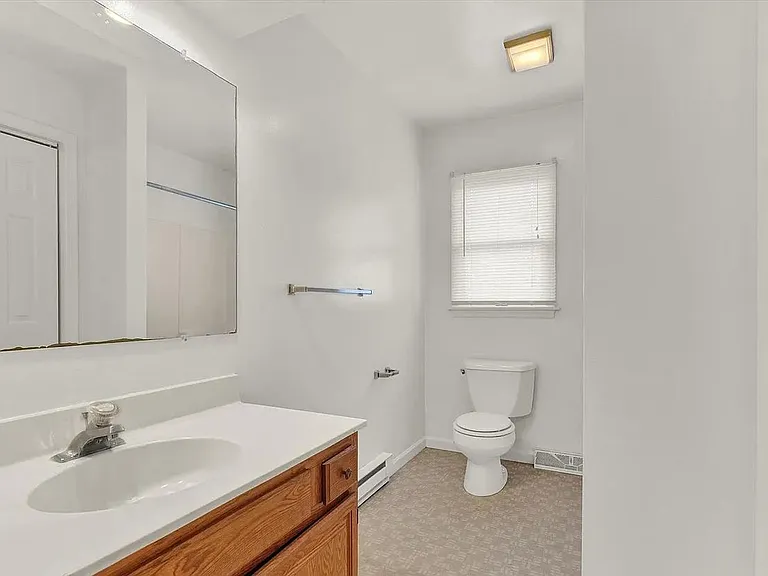 417 N Market St — Photo 6