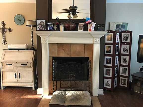 2nd image of 1 Petit Ln