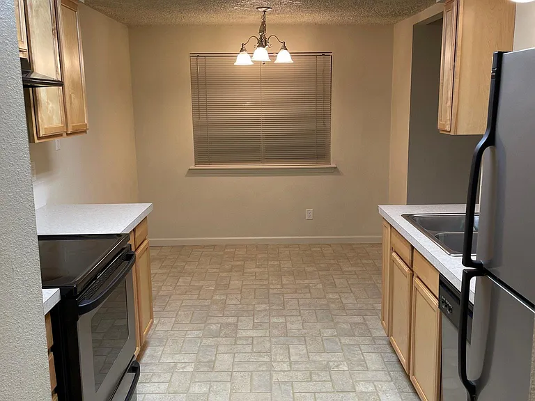608 N Roosevelt St #203 — Photo 10