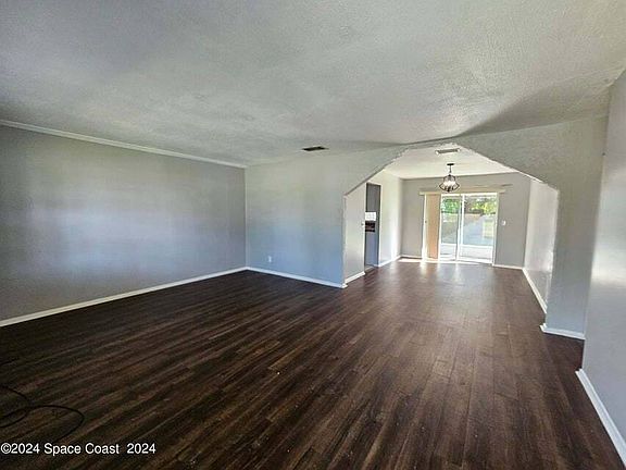 4th image of 2197 Barna Ave