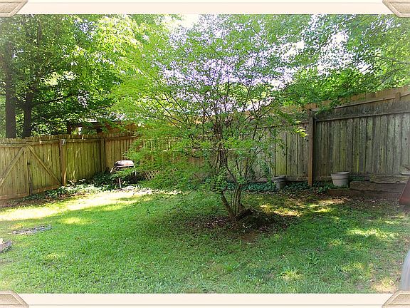 2nd image of 9253 Brook Ct