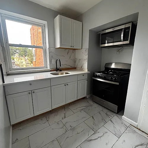 907 Park Ave #D21 Photo 1