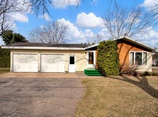 3840 Bluebird Dr, Stevens Point, WI 54482