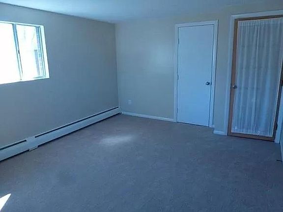 3rd image of 135 Creek St APT 8