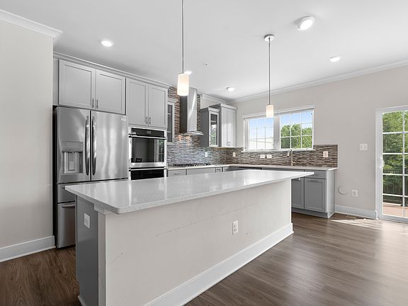3rd image of 8017 Potter Pl