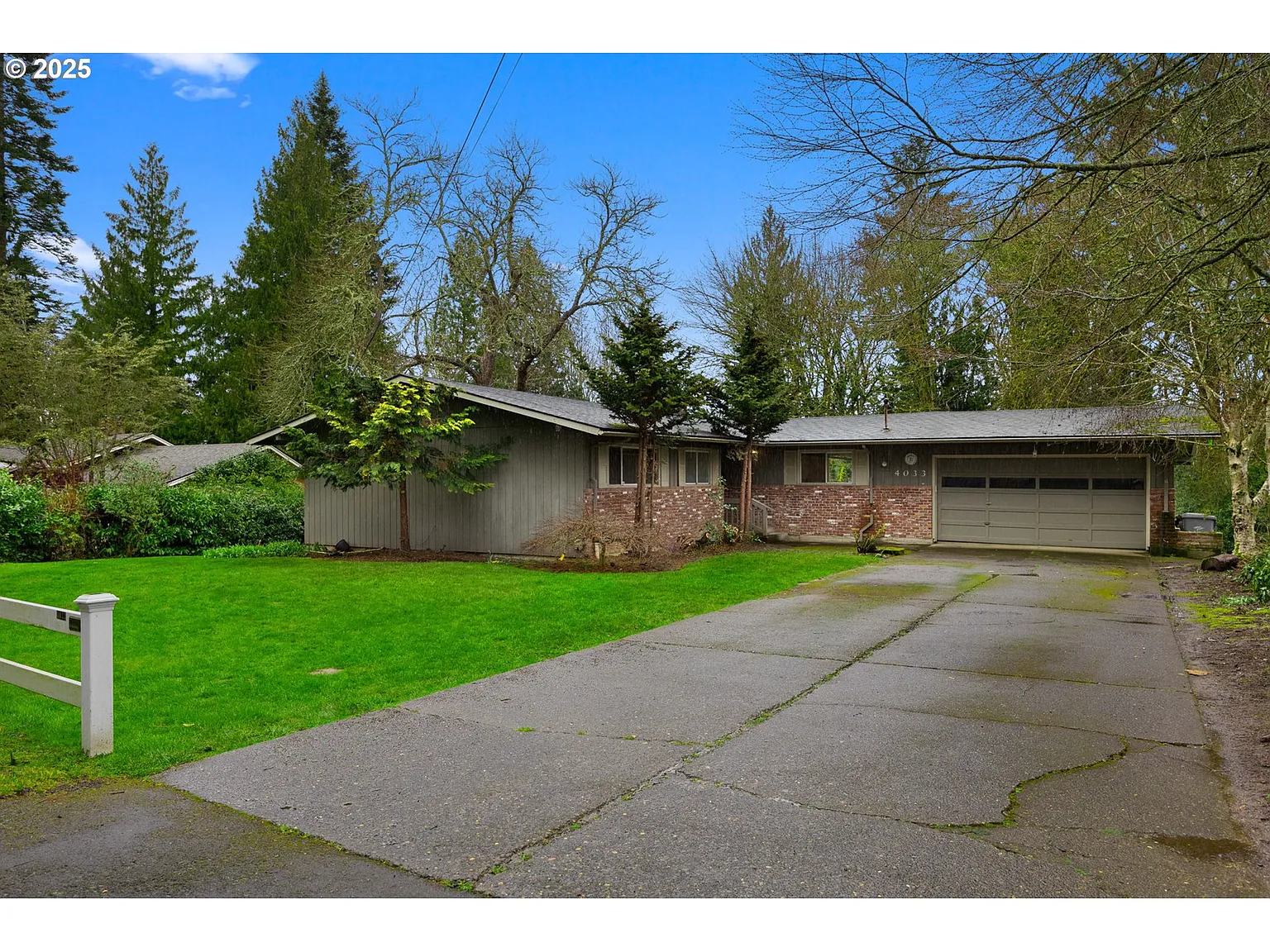 4033 Calaroga Cir photo 1