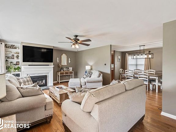 3rd image of 502 W Poplar St