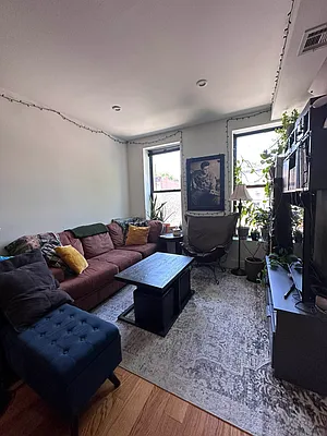Rented by Massada Home Sales Inc | media 21