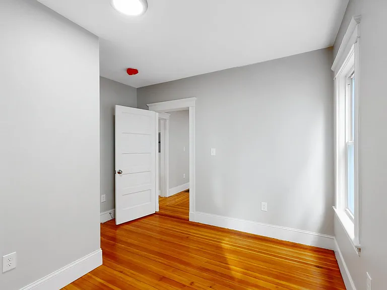 8 Brastow Ave #3L — Photo 11
