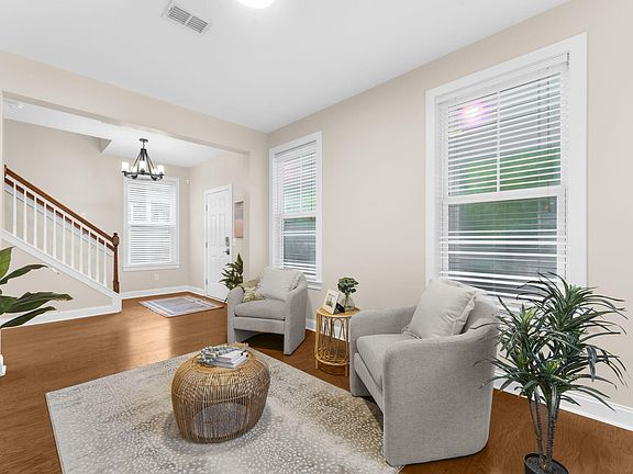 3rd image of 3132 Moonlight Dr