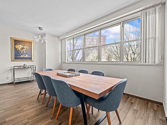 4th image of 555 Kappock St APT 4J