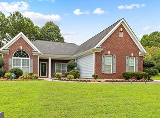 7874 The Lakes Dr, Fairburn, GA 30213