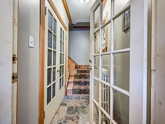 4th image of 154 Bedford Rd #2