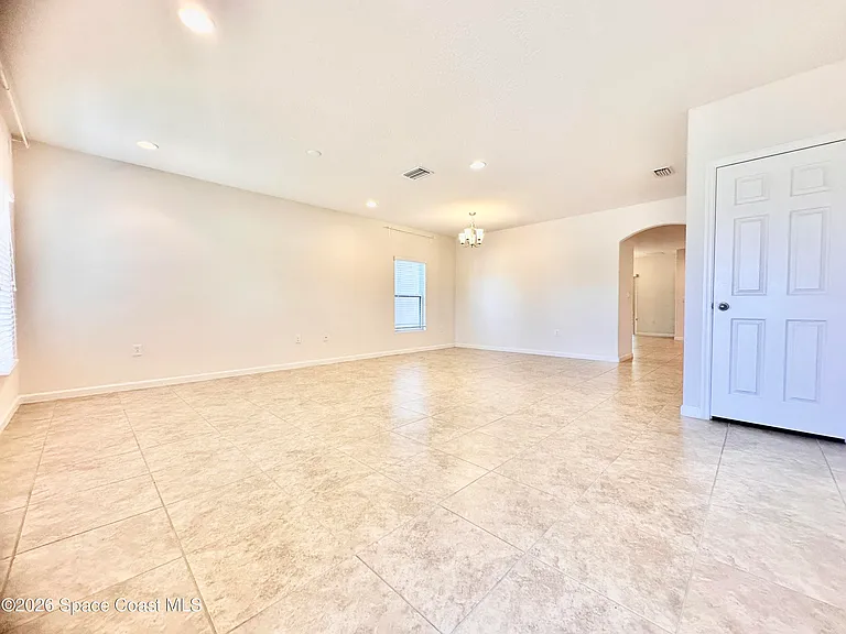 1385 Fuji Dr — Photo 3