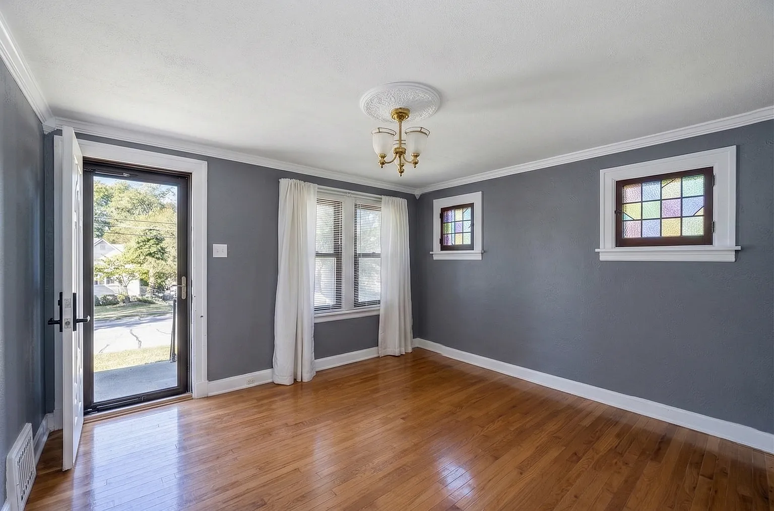 2228 Spencer Ave photo 1