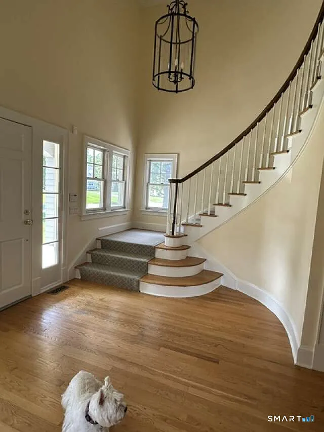 4 bed, 4.5 bath, 4096 sqft, $10,500 — Photo 4