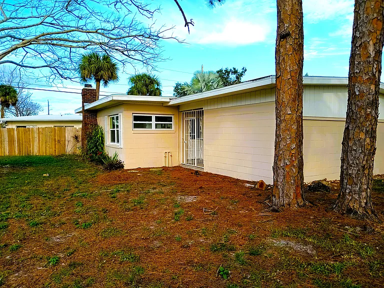 1052 Myrtle Ln — Photo 15