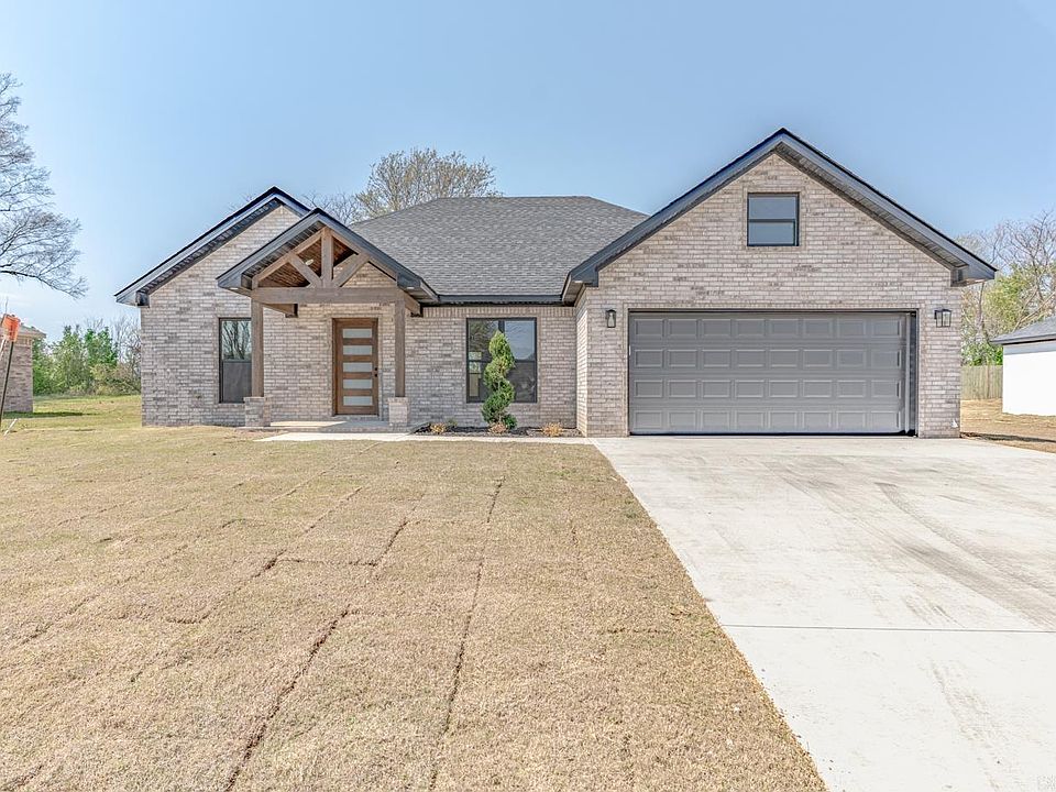 1st image of 223 Woodland Trl