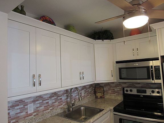 5th image of 169 Oakridge Cir #L