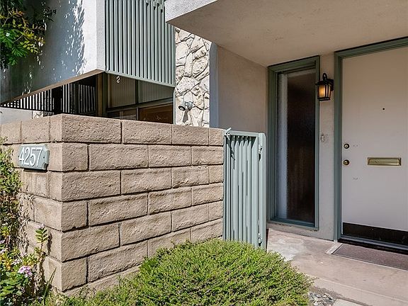2nd image of 4257 W Sarah St #5