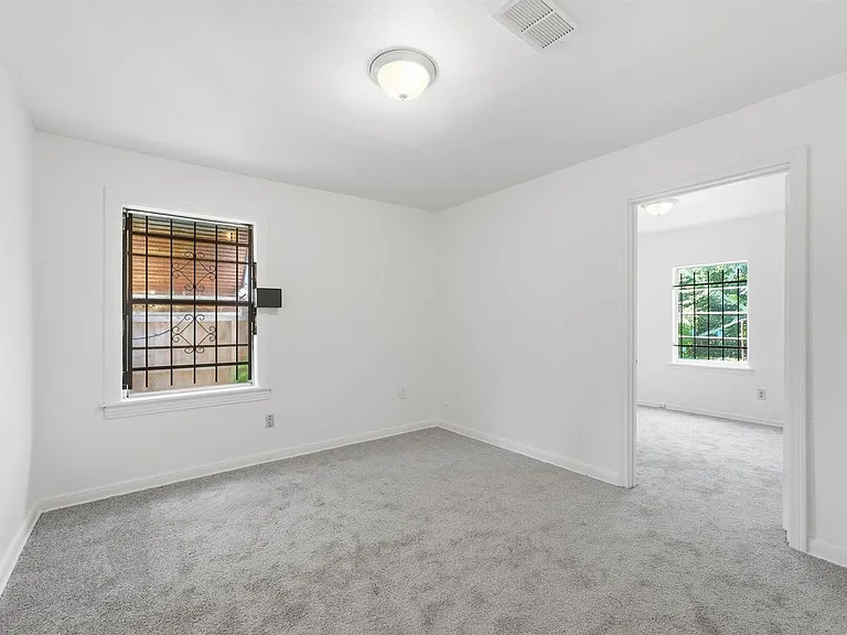 5326 Wenda St — Photo 11