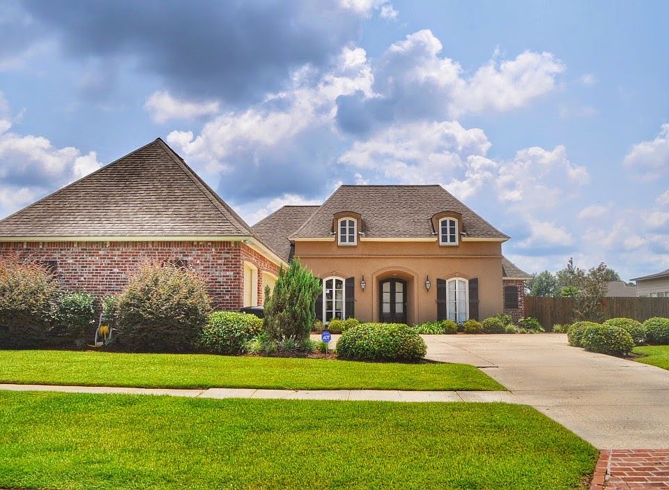 1st image of 18034 Bellingrath Lakes Ave