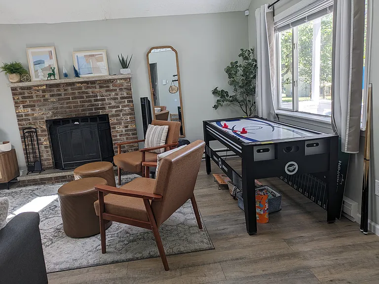8963 Deerfield Rd — Photo 3