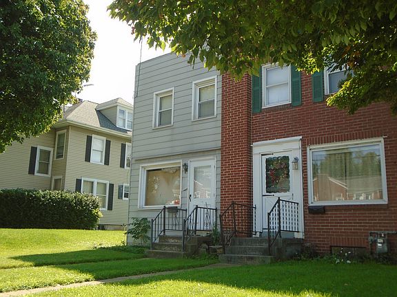 3rd image of 224 E Jackson St