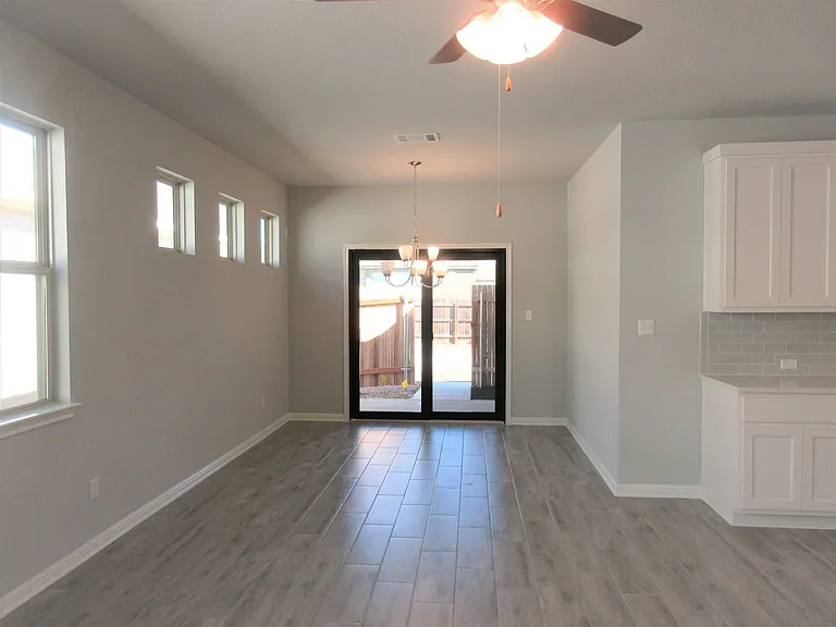 2224 Pecan Island Dr — Photo 3