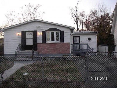 5th image of 123 Oak St