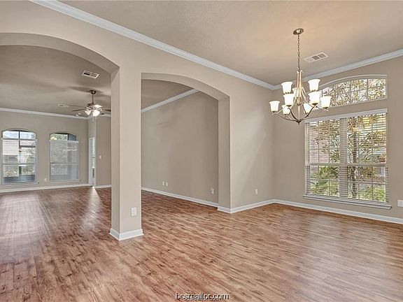 5th image of 1719 Twin Pond Cir