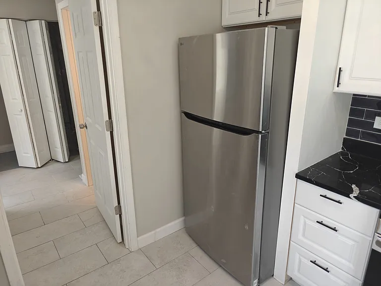 2208 Kensington Dr — Photo 30