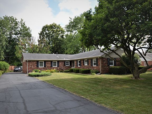 2nd image of 6813 Willoughby Ct
